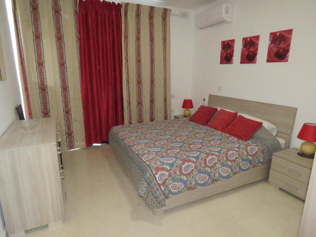 Aquamarine Sea Front Apartments - Second Floor マルサスカーラ エクステリア 写真